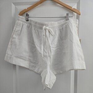 NWT Women's High-Rise Linen Pull-On Shorts - Universal Thread™™ White